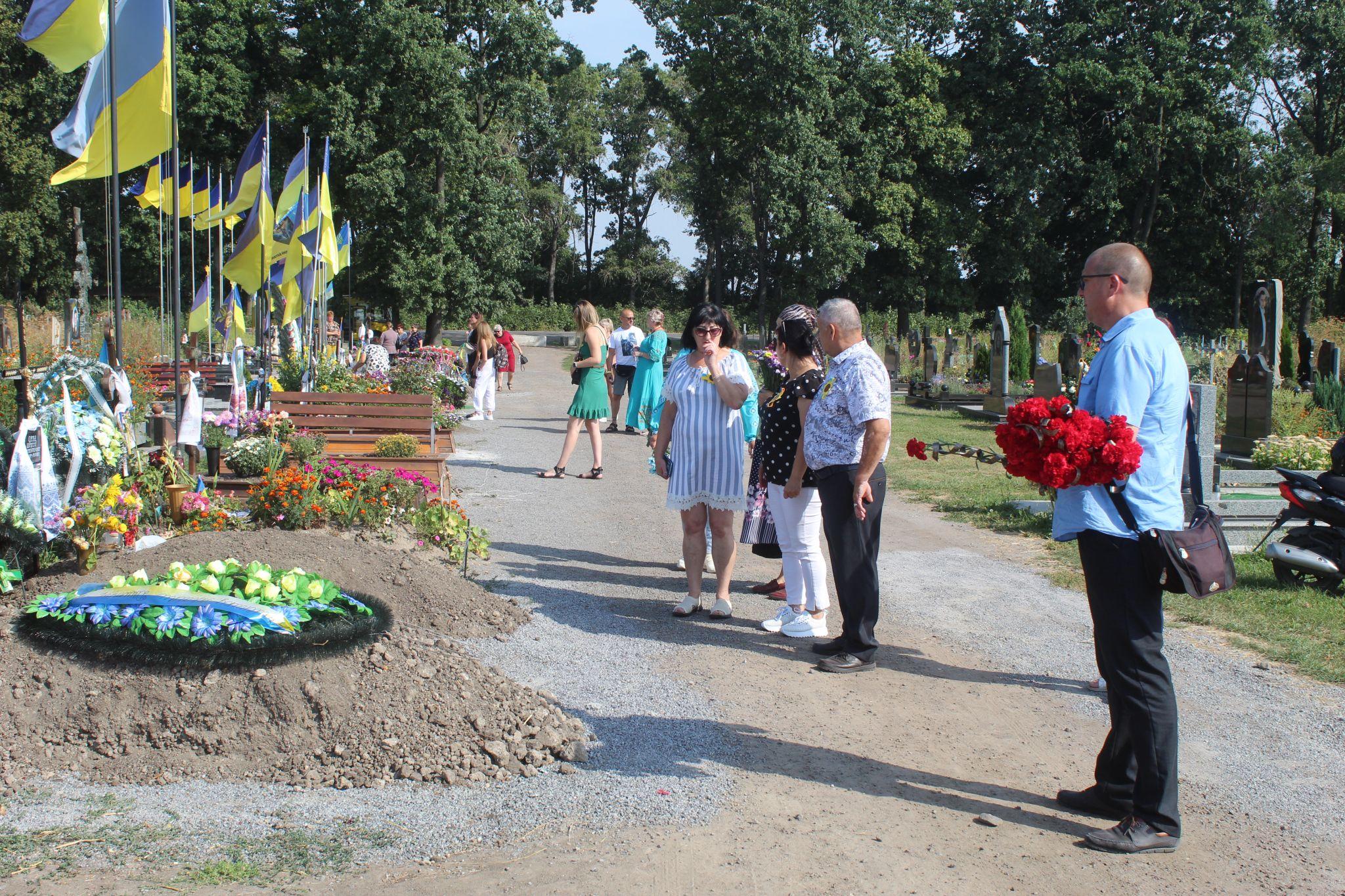 Новини Козятина - фото з Відвідали—84 могили загиблих героїв козятинської громади