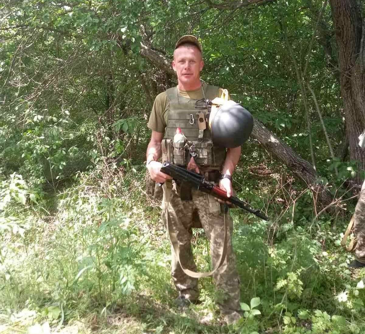 Новини Вінниці - фото з Залишилися батько, дружина та двоє дітей. Калинівка зустріла живим коридором свого Героя