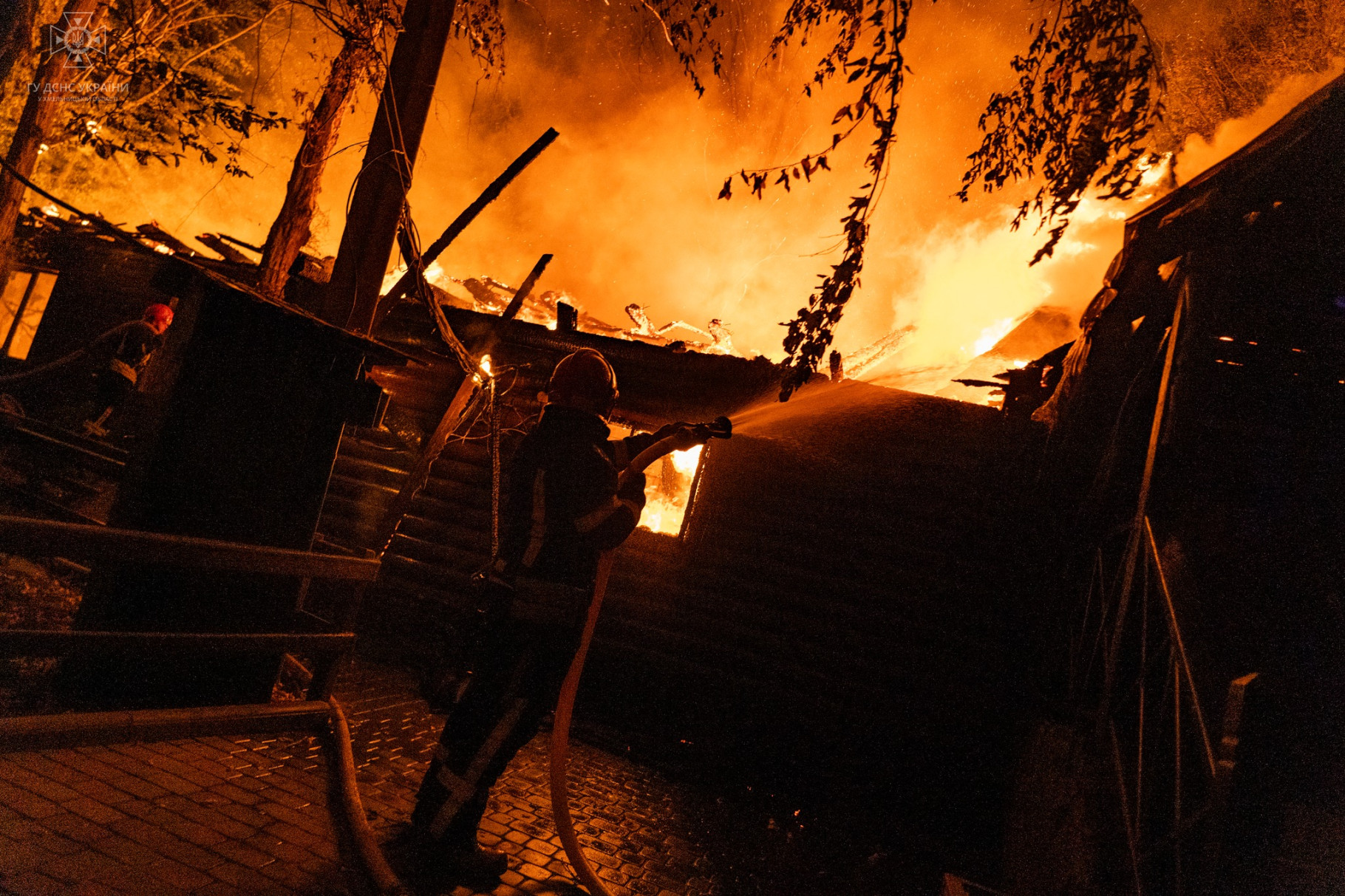 Новини Хмельницького - фото з На Озерній горів ресторан “Три ведмеді” (ФОТО, ВІДЕО)