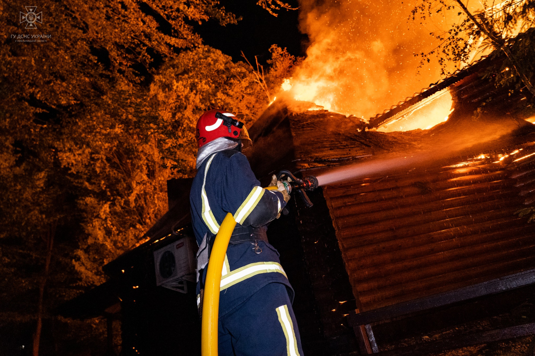 Новини Хмельницького - фото з На Озерній горів ресторан “Три ведмеді” (ФОТО, ВІДЕО)