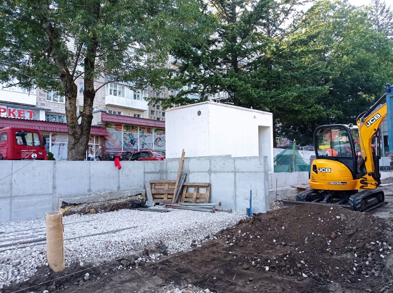 Новини Тернополя - фото з На Дружбі відновили фасад мобільного укриття: який вигляд має тепер?