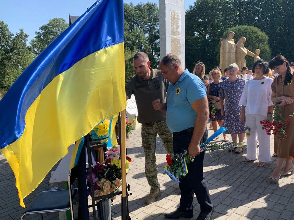 Новини Хмельницького - фото з В Чорноострівській громаді відкрили меморіальні дошки двом загиблим захисникам