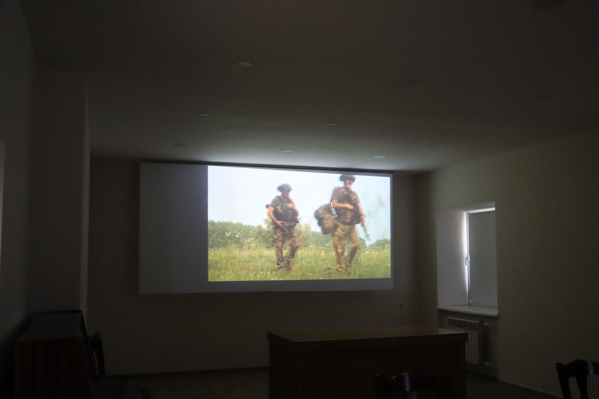 Новини Тернополя - фото з «Документалку» про тернопільських захисників показали у краєзнавчому музеї: коли наступні спецпокази?