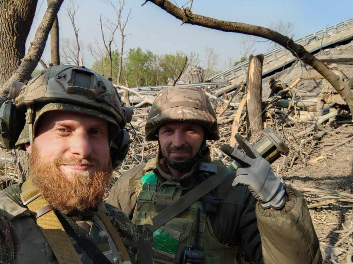 Новини Вінниці - фото з «Дві доби пив воду з калюж, повз до позицій». Козятинчанин Дмитро Фінашин потрапив до списку Forbes