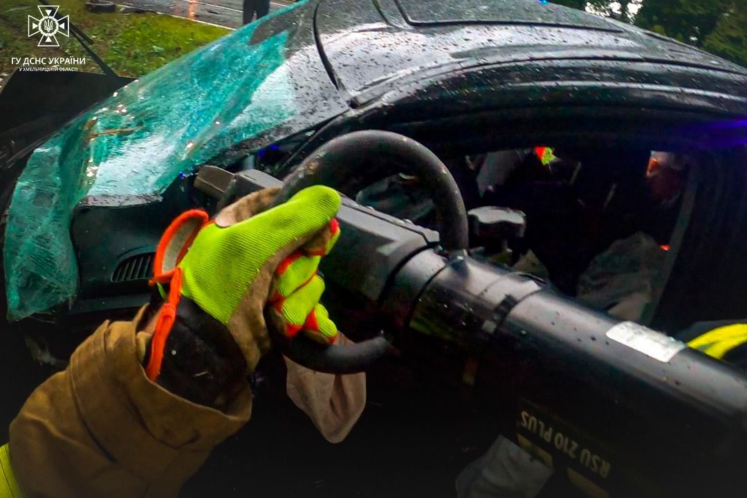 Новини Хмельницького - фото з Смертельна аварія на Кам’янеччині: загинули двоє людей (ФОТО, ВІДЕО)