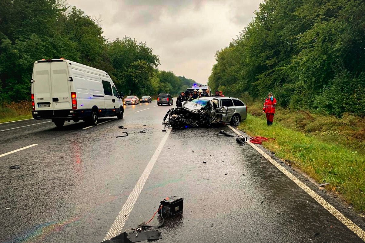 Новини Хмельницького - фото з Смертельна аварія на Кам’янеччині: загинули двоє людей (ФОТО, ВІДЕО)