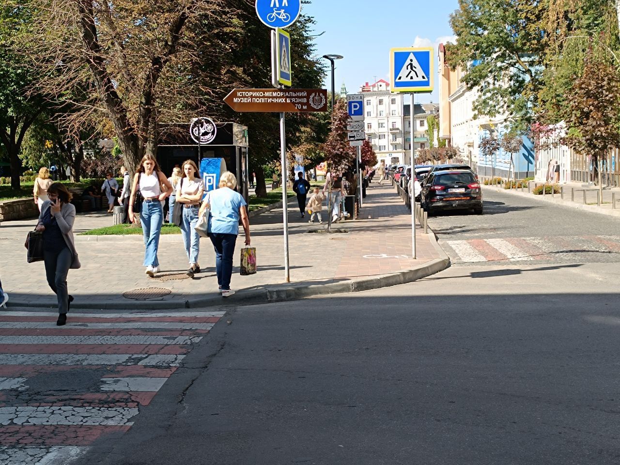 Новини Тернополя - фото з Є з ямами, вибоїнами та перешкодами: ми перевірили стан велодоріжок у Тернополі