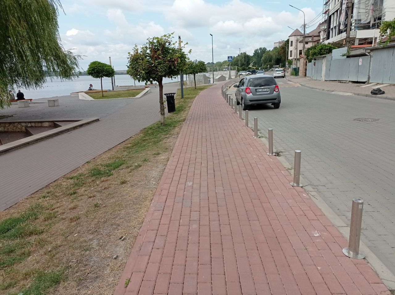 Новини Тернополя - фото з Є з ямами, вибоїнами та перешкодами: ми перевірили стан велодоріжок у Тернополі