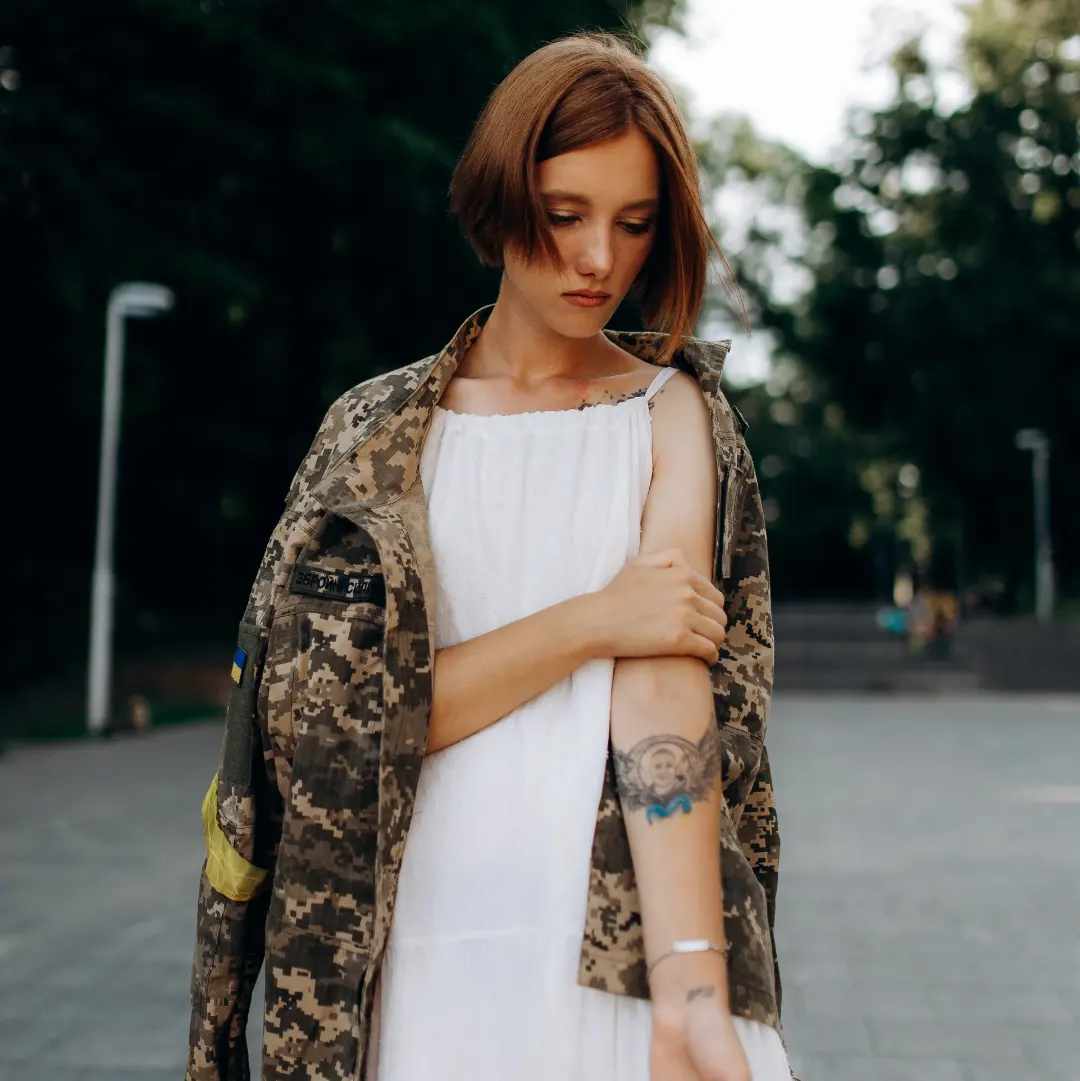 Новини Вінниці - фото з «Ніби це він обіймає мене своєю рукою». Зробила тату з портретом коханого, який загинув на війні