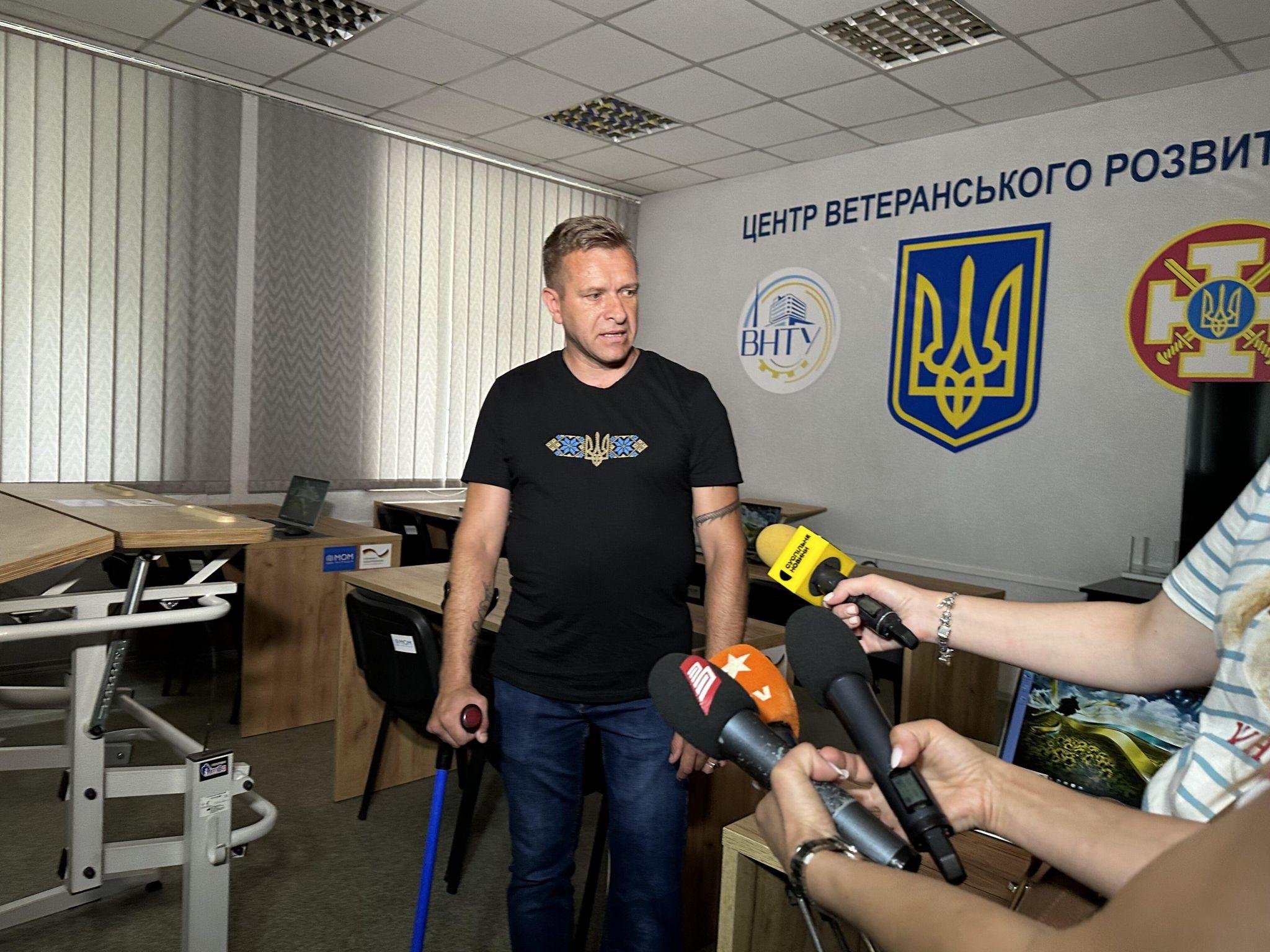 Новини Вінниці - фото з «Не витріщайся, не розпитуй, не жалій». Як поводитися, коли бачите захисника з інвалідністю