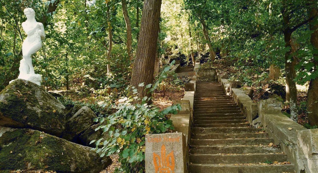 Новини Вінниці - фото з Парк і мавзолей-усипальниця в Печері: все, що залишилося від розкішної садиби Потоцьких