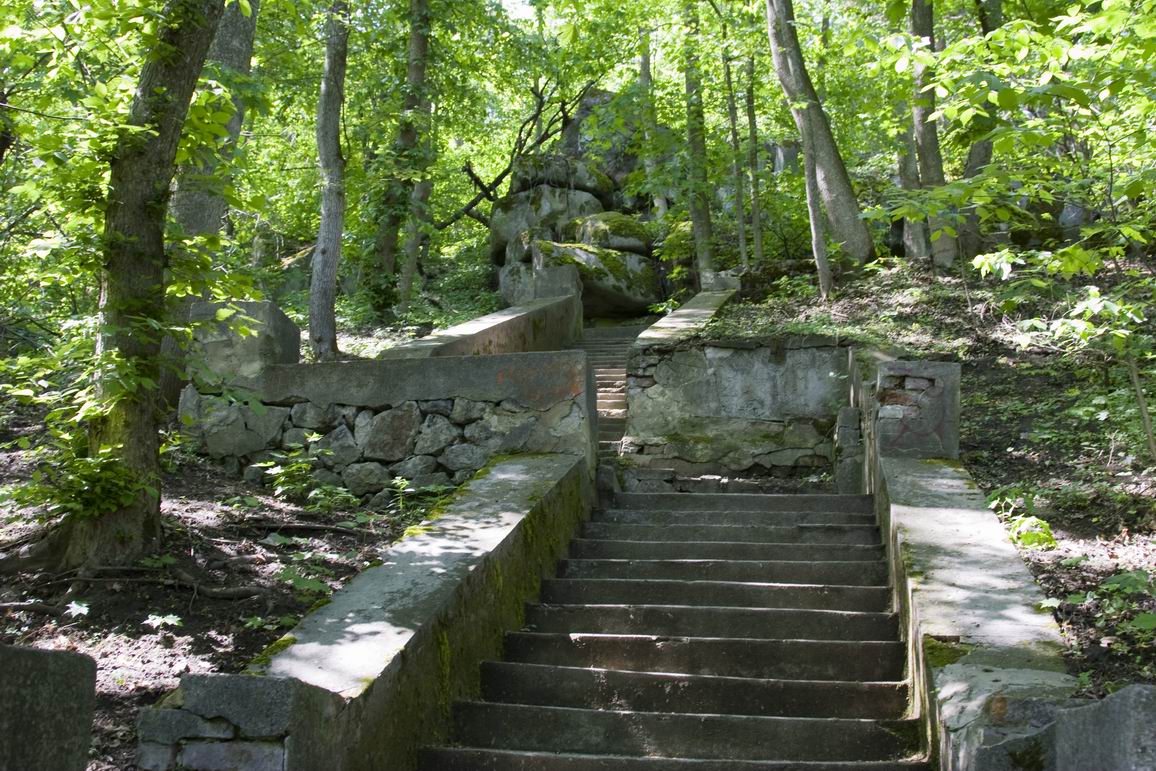 Новини Вінниці - фото з Парк і мавзолей-усипальниця в Печері: все, що залишилося від розкішної садиби Потоцьких