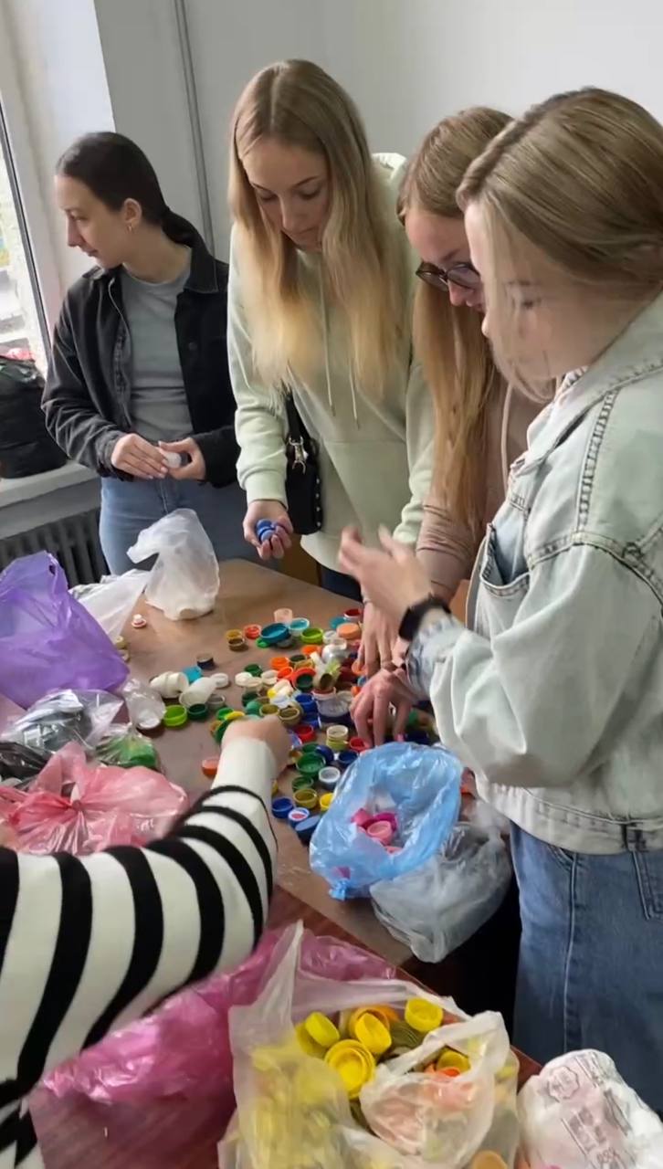 Новини Тернополя - фото з Принеси пластик — допоможи купити безпілотник для ЗСУ: тернополян закликають долучитися до акції