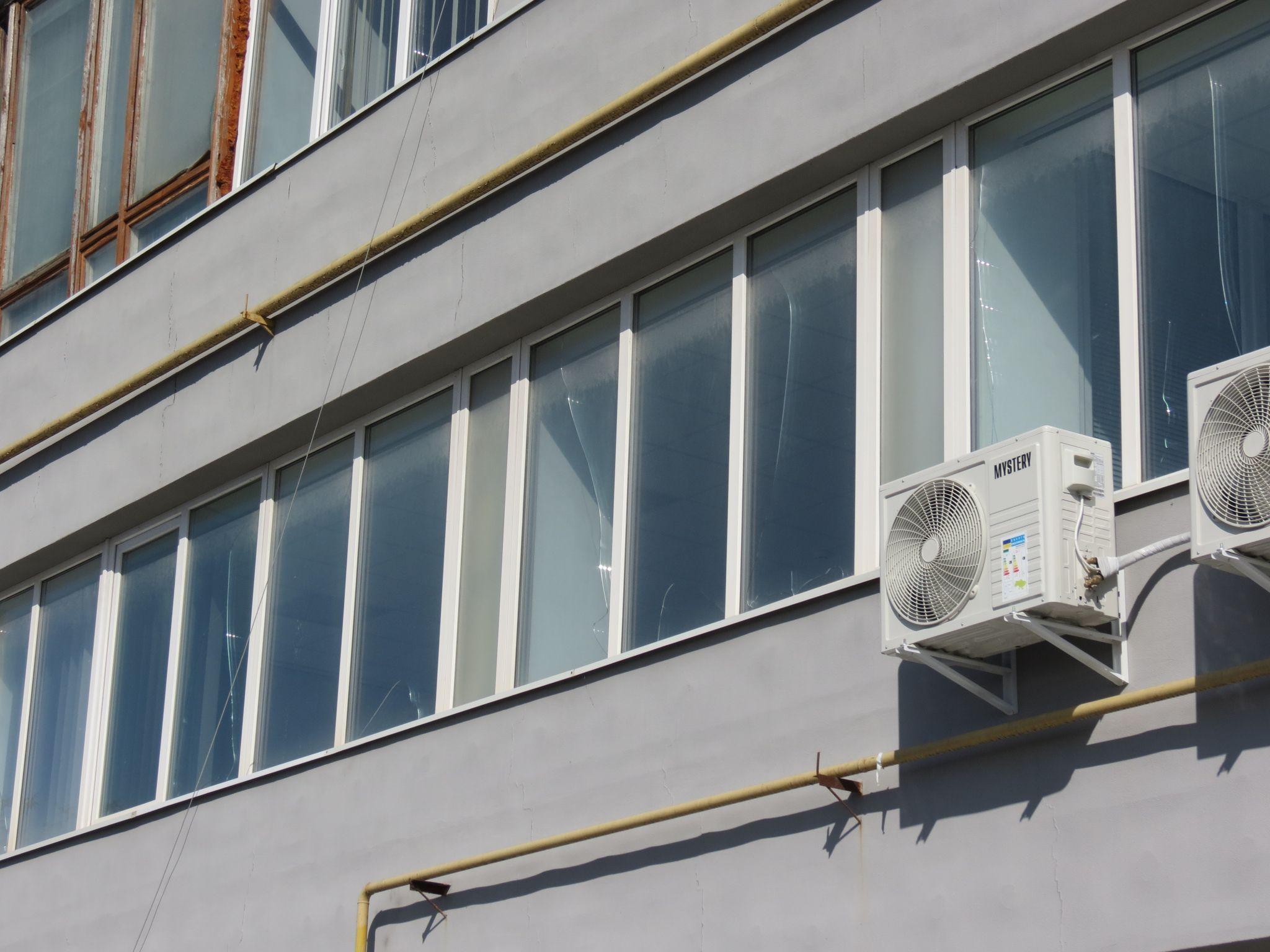 Новини Тернополя - фото з Приміщення вигоріло, у сусідніх будинках потріскали вікна: наслідки пожежі на підприємстві у Тернополі