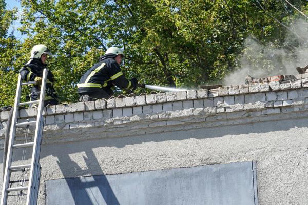 Новини Тернополя - фото з У Тернополі горів склад з олією. Пожежники показали наслідки