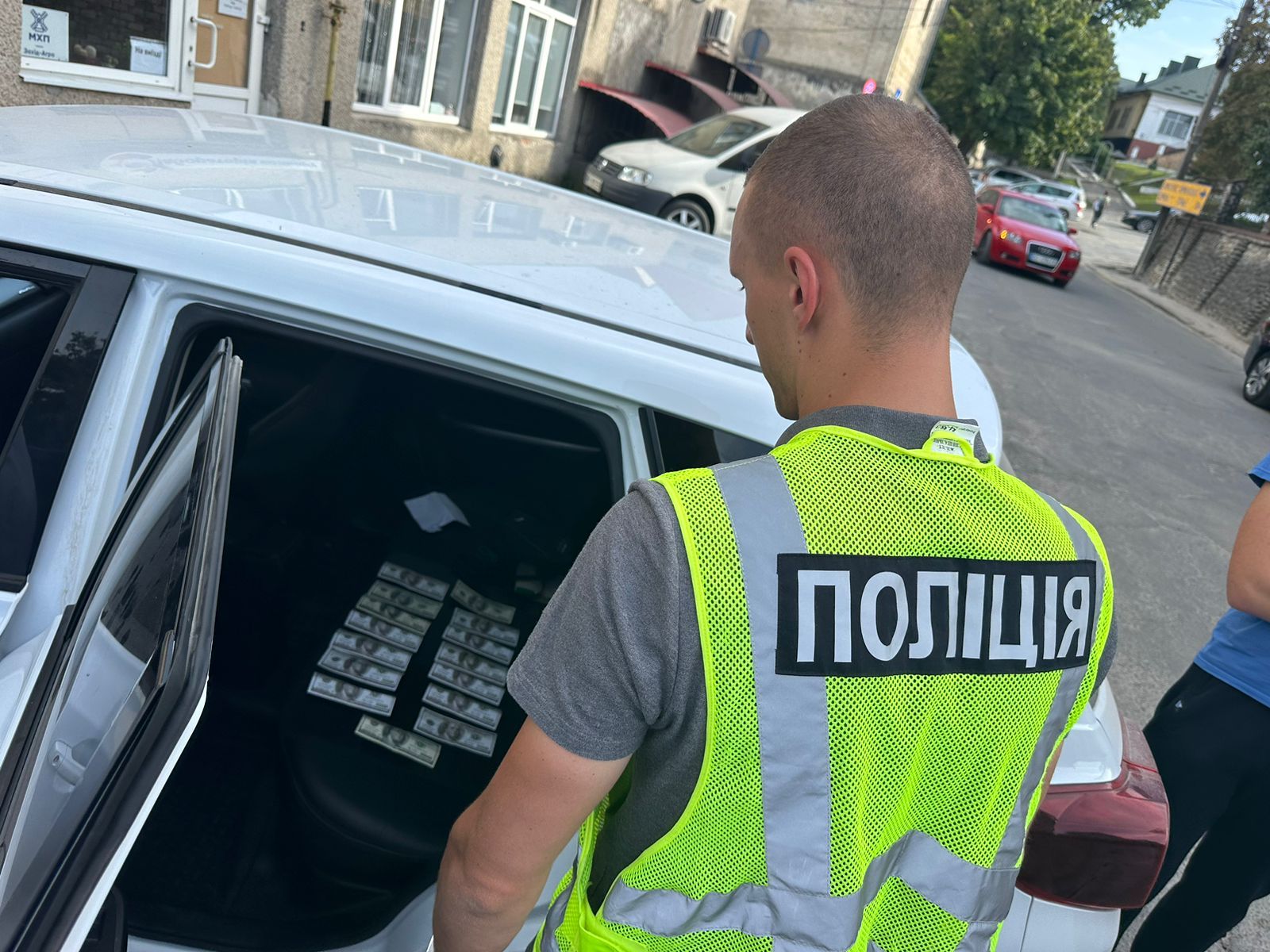 Новини Тернополя - фото з У Тернопільській області голова ЛКК за відстрочку від призову вимагав 1 500 доларів — його затримали