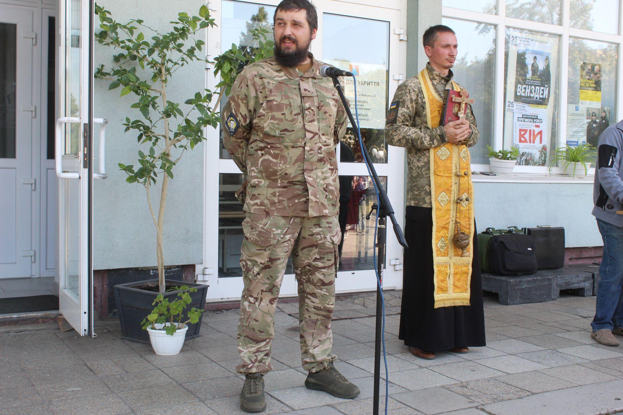 Новини Козятина - фото з «Я чоловік і я повинен йти». Козятин провів в останню дорогу Дмитра Іванова