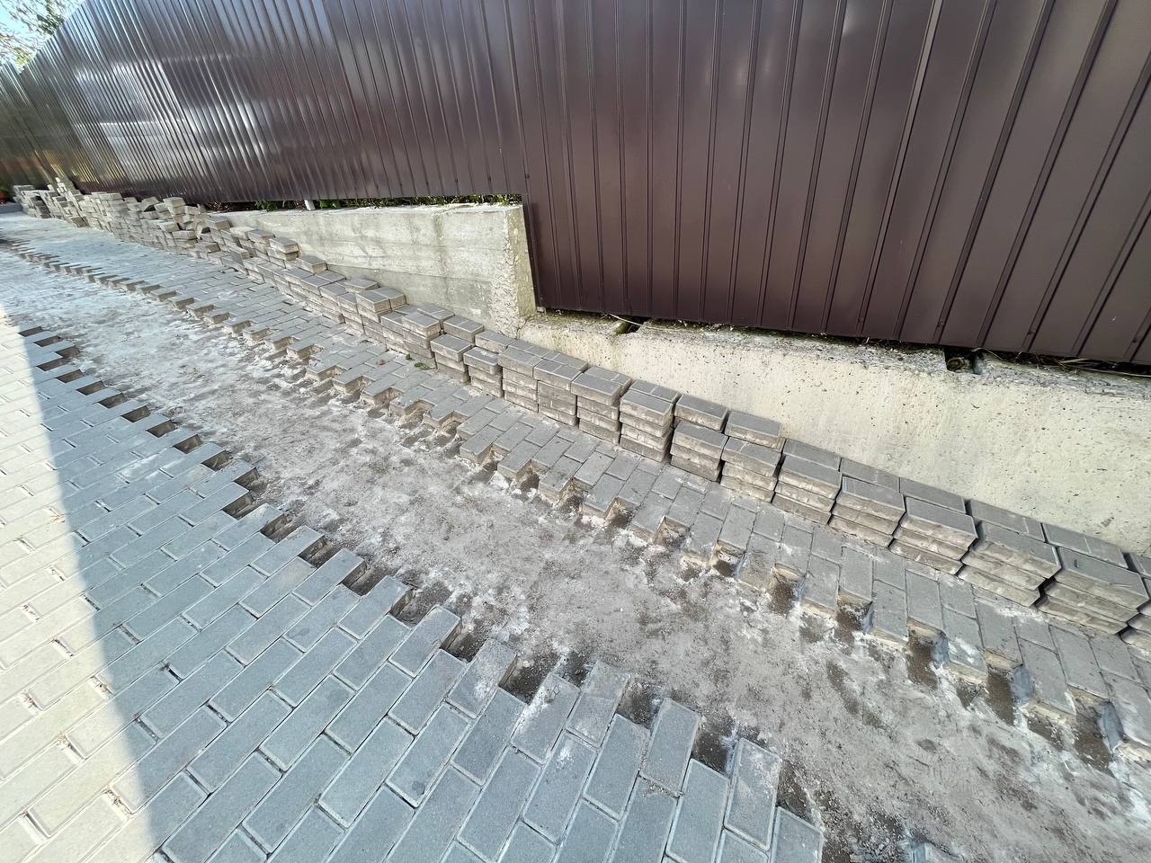 Новини Тернополя - фото з Нехай риють десь, але не в нашому дворі. Мешканці Білогірської посварилися із забудовником