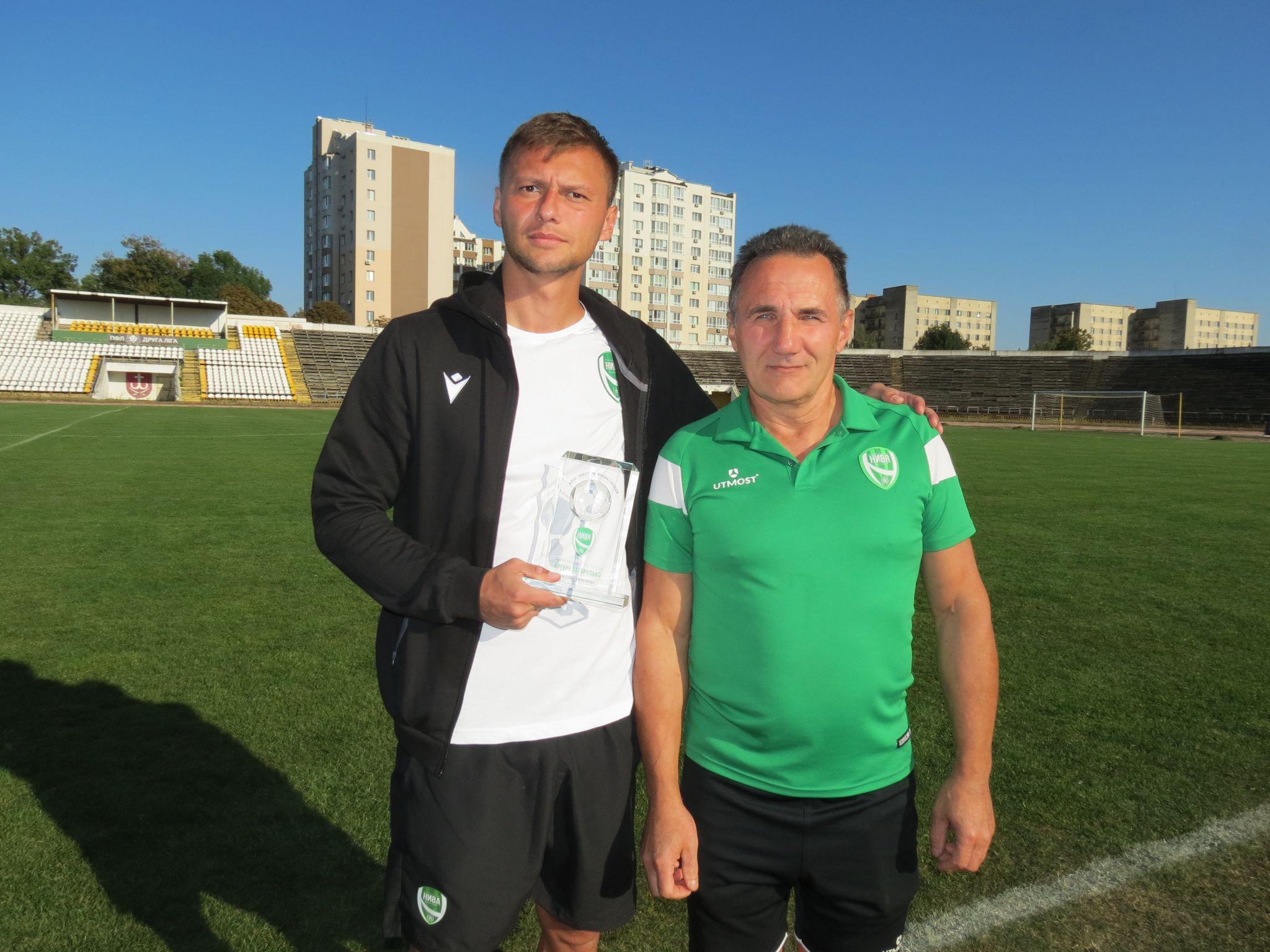 Новини Вінниці - фото з Президент «Ниви» отримав приз за входження до престижного клубу Яноша Габовди