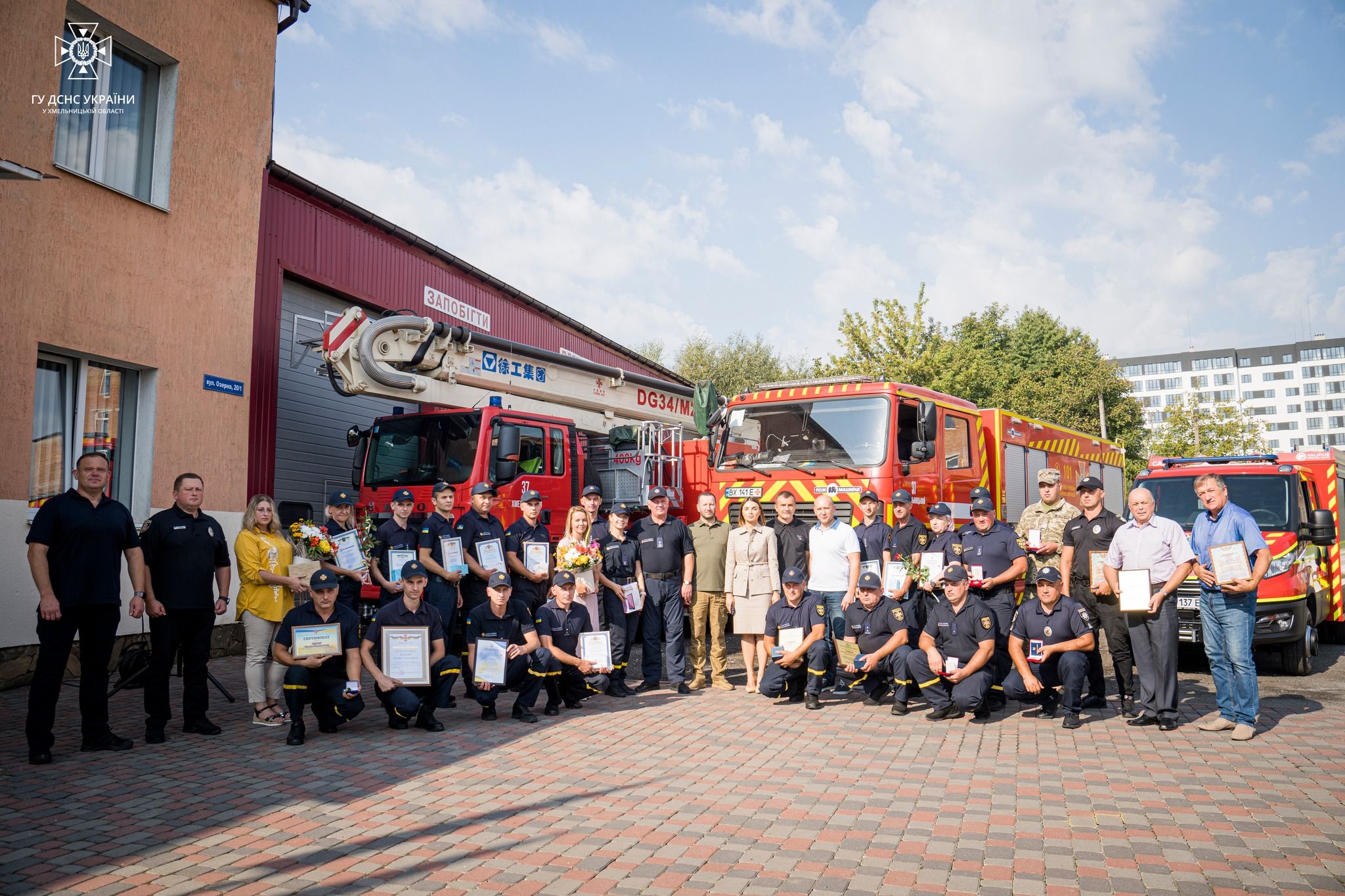 Новини Хмельницького - фото з Трьом рятувальникам Хмельниччини вручили ключі від квартир (ФОТО, ВІДЕО)