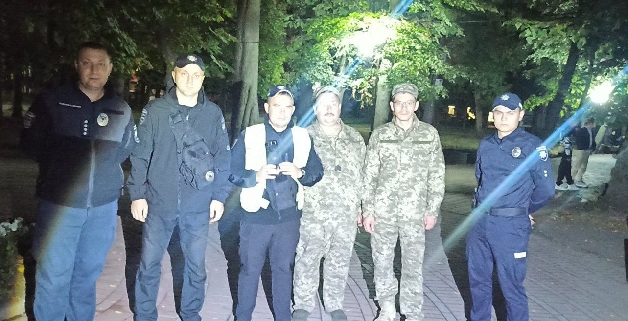 Новини Козятина - фото з Скачують підробну «Дію», щоб купити алкоголь, «тусуються» у парку та ведуться на шахраїв