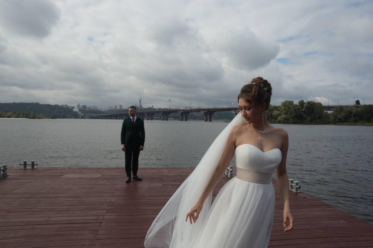 Новини Вінниці - фото з Розписалися в Херсоні, весілля зіграли в Києві. Офіцер Андрій Підлісний одружився