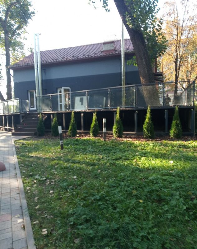 Новини Тернополя - фото з У парку Національного Відродження частково демонтували самовільний літній майданчик