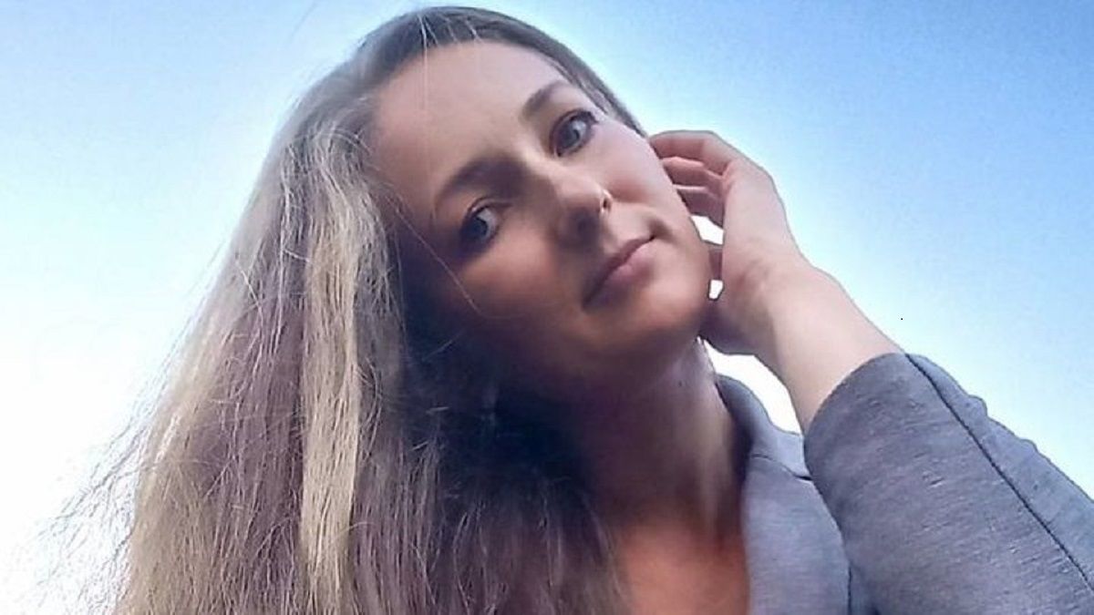 Новини Тернополя - фото з Волонтерка з Тернопільщини обрізала коси, щоб допомогти ЗСУ