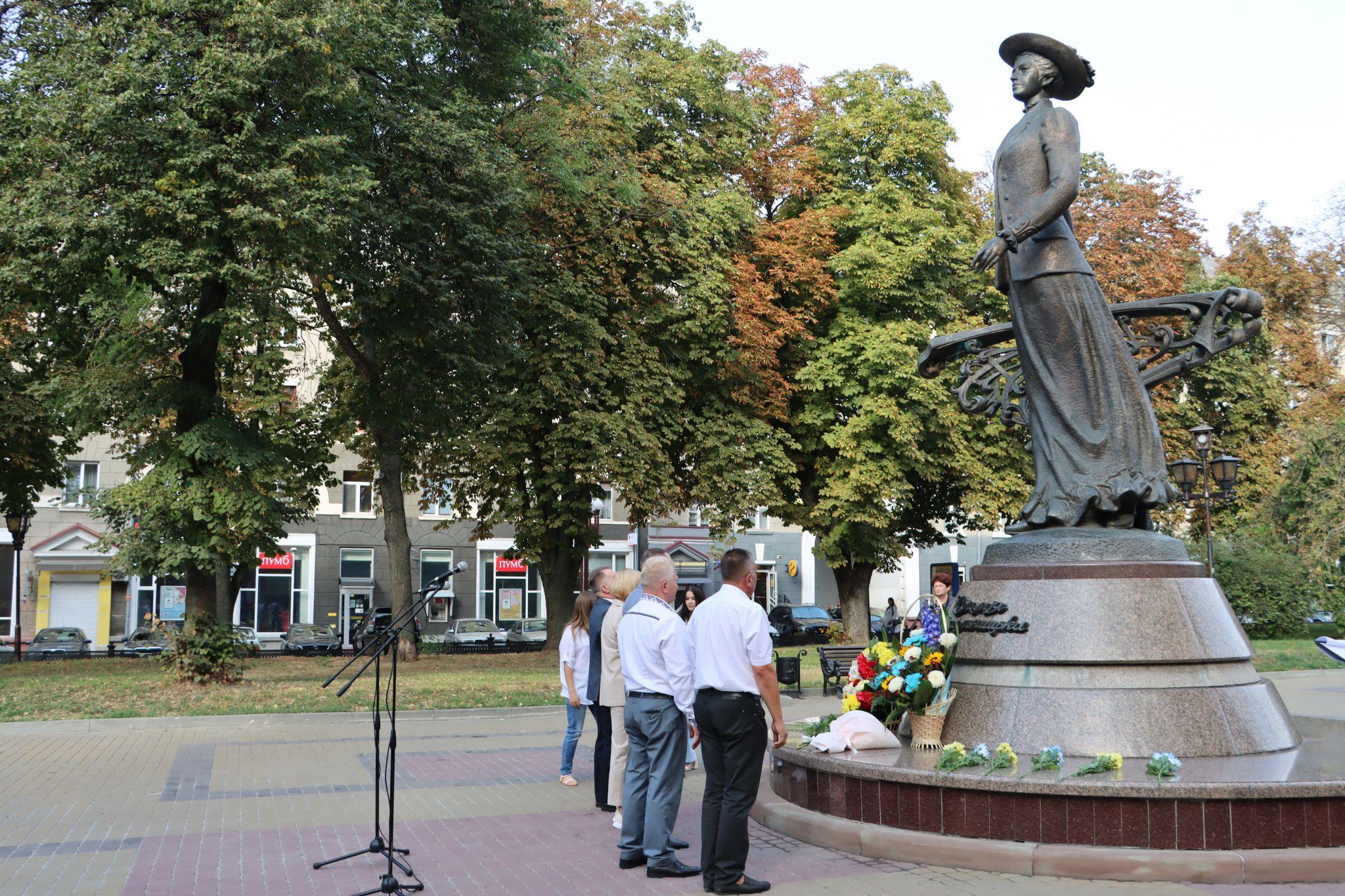 Новини Тернополя - фото з У Тернополі відзначили 151-річницю від дня народження Соломії Крушельницької: фоторепортаж