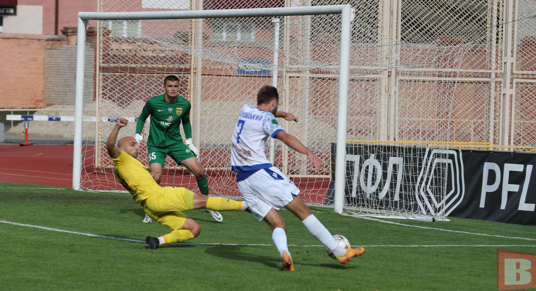 Новини Хмельницького - фото з Поділля - Буковина: два пенальті та п’ята нічия хмельничан