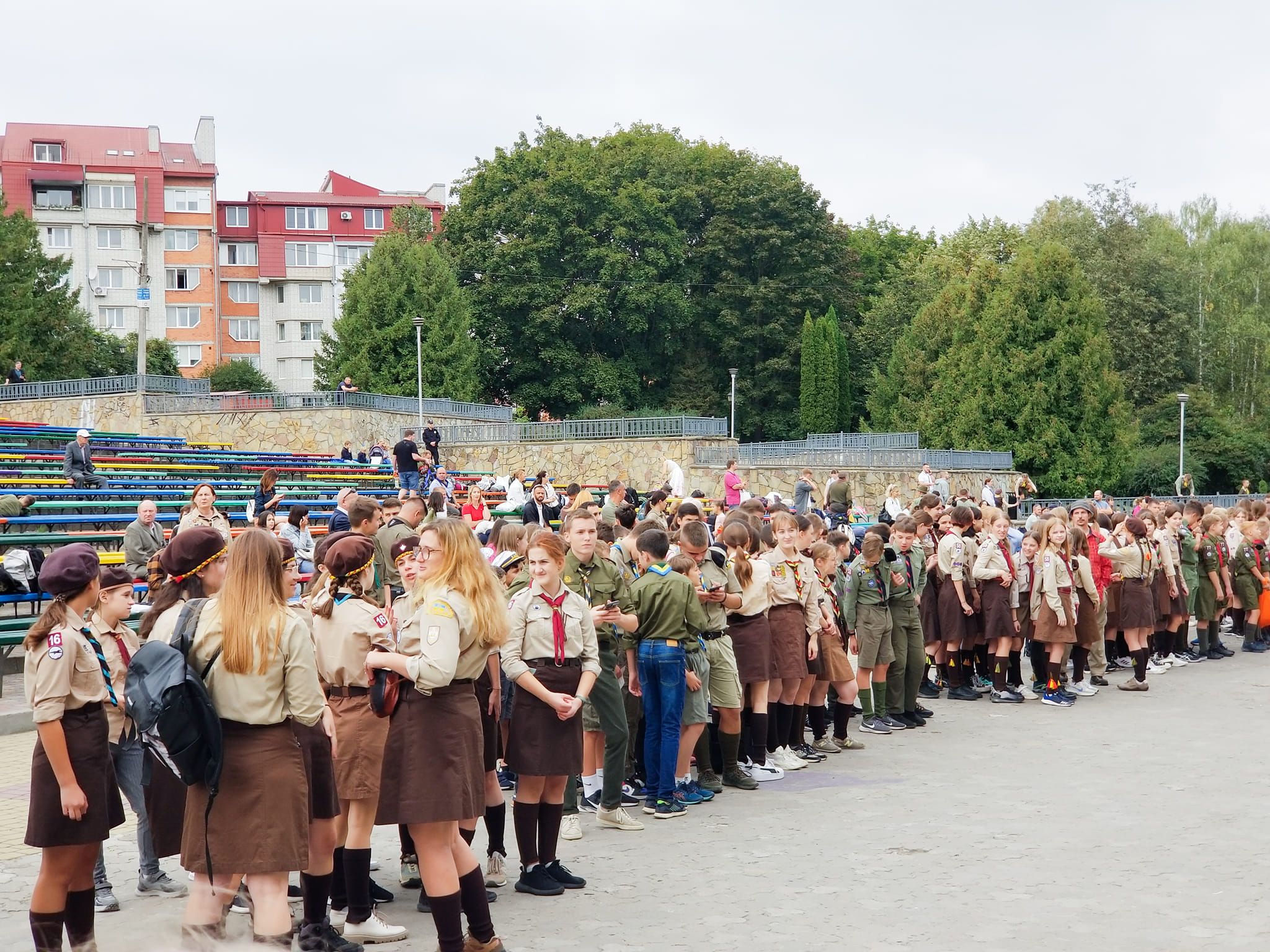 Новини Тернополя - фото з У Тернополі близько 700 пластунів зі всієї області взяли участь у «Відкритті Пластового Року»