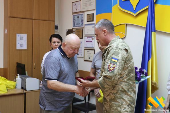 Новини Житомира - фото з Посмертні ордени «За мужність» вручили рідним полеглих Героїв