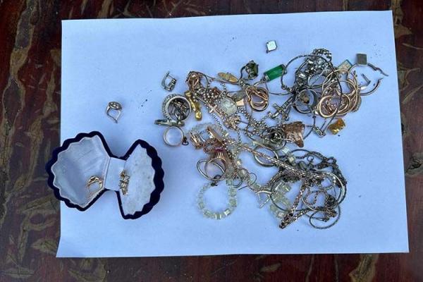 Новини Тернополя - фото з Жінка з Бережанщини звинувачувала сусіда у крадіжці грошей. А насправді закопала їх і забула де