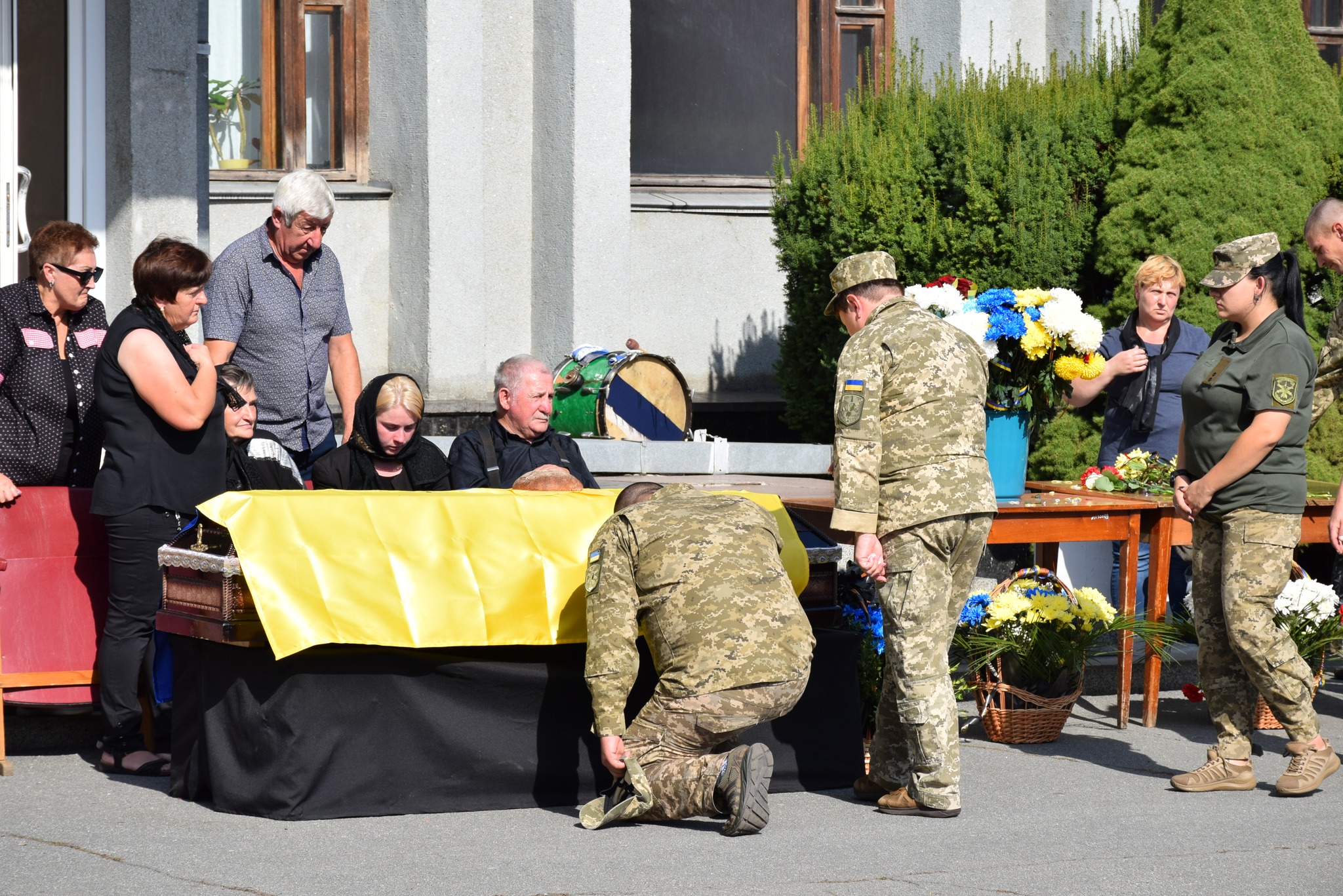 Новини Хмельницького - фото з Їм було 24 і 39 років. Загинули двоє військових з Хмельниччини Возможно, это изображение текст
