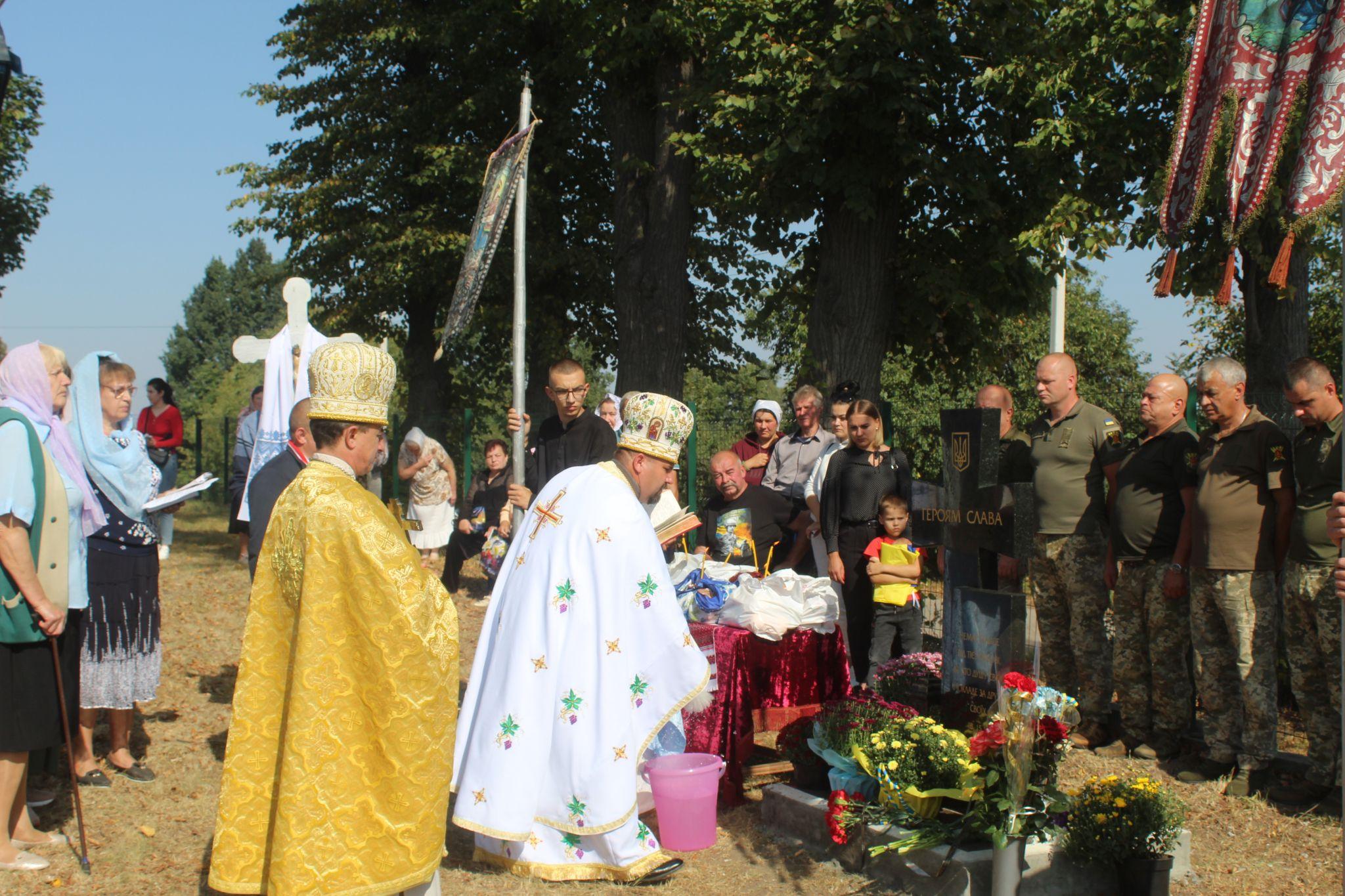 Новини Козятина - фото з В Іванківцях поставили пам’ятник загиблим воїнам