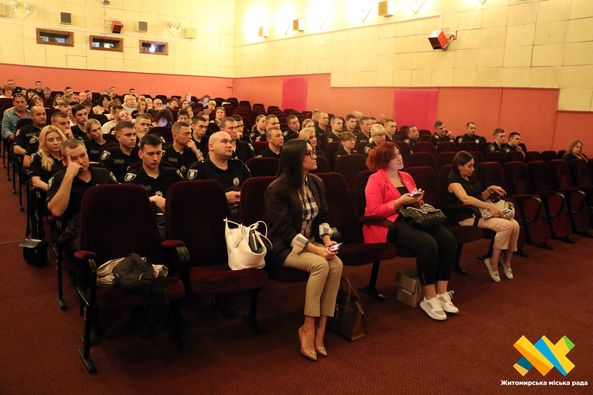 Новини Житомира - фото з У кінотеатрі імені Івана Франка відбувся допрем’єрний показ документального фільму «ВОВК, СТРАХУ НЕМА»