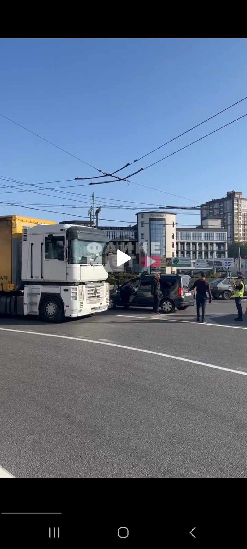 Новини Тернополя - фото з ДТП на Збаразькому кільці — є великі затори на 15 Квітня, Бандери, Протасевича