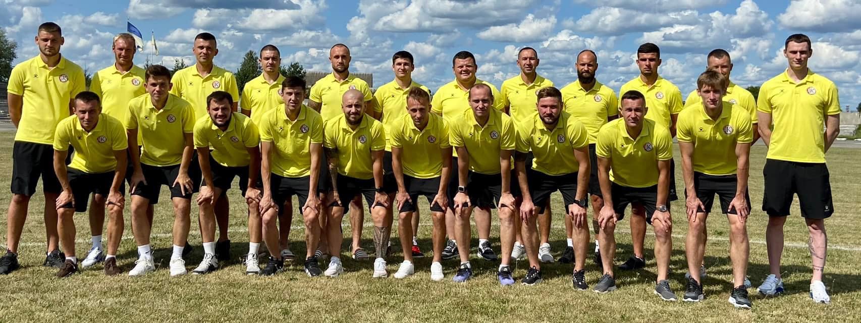 Новини Хмельницького - фото з Визначився чемпіон Хмельниччини з футболу На зображенні може бути: 12 людей та гравці в футбол