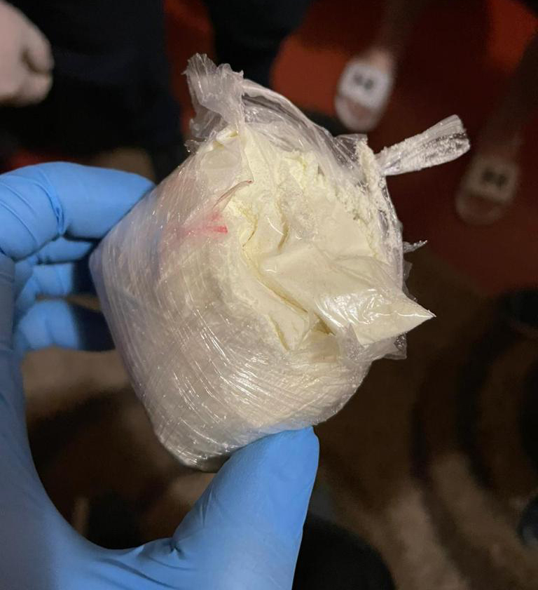 Хмельницькі поліцейські перекрили канал постачання наркотиків до Райківецької виправної колонії