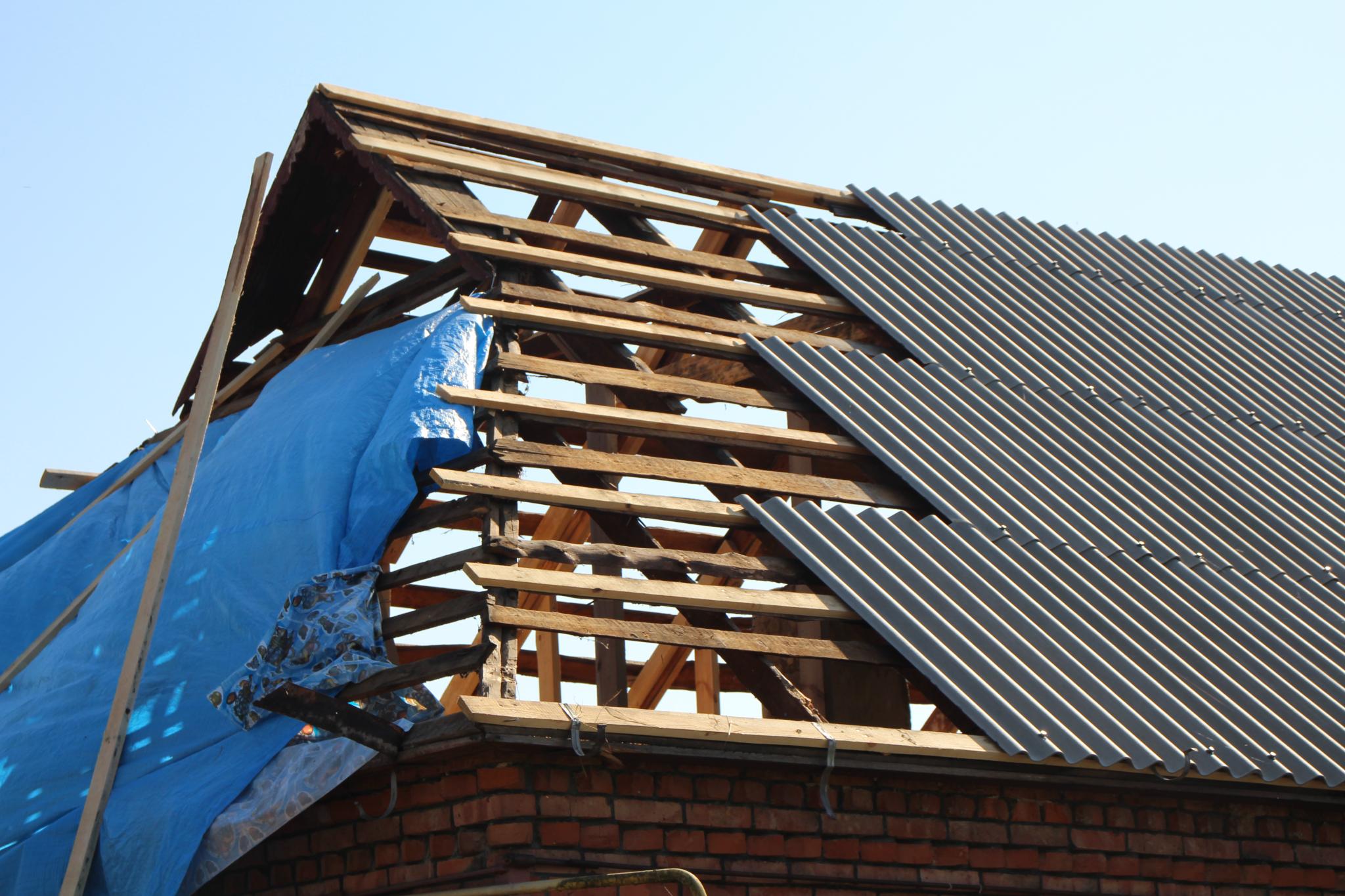 Новини Хмельницького - фото з У Хмельницькій громаді продовжують ремонтувати будинки, які постраждали від обстрілу в травні