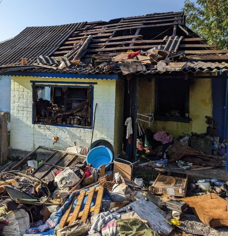 Новини Вінниці - фото з «Артем врятував двох дівчаток». У військового, який на фронті, згоріла хата під Вінницею