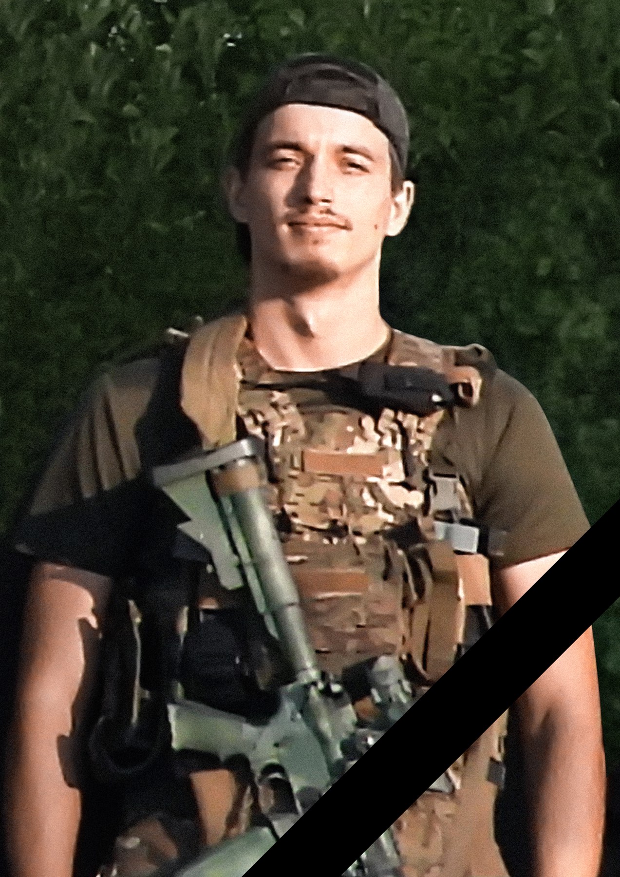 Новини Хмельницького - фото з На Хмельниччині попрощалися з 19-річним Іллею Романовським та 30-річним Олександром Рупташем Возможно, это изображение 1 человек