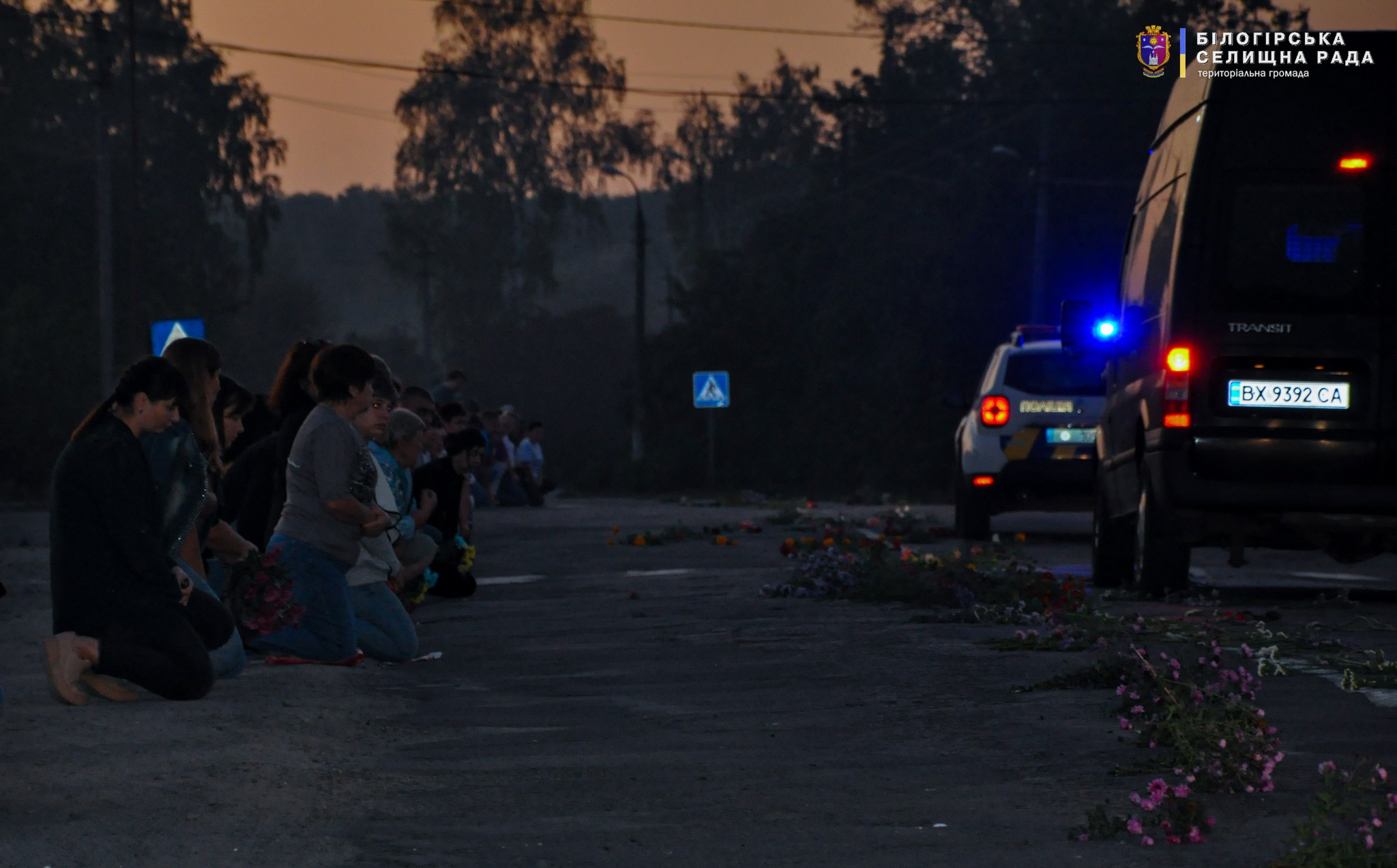 Новини Хмельницького - фото з На Хмельниччині попрощалися з 19-річним Іллею Романовським та 30-річним Олександром Рупташем На зображенні може бути: 4 людини та текст
