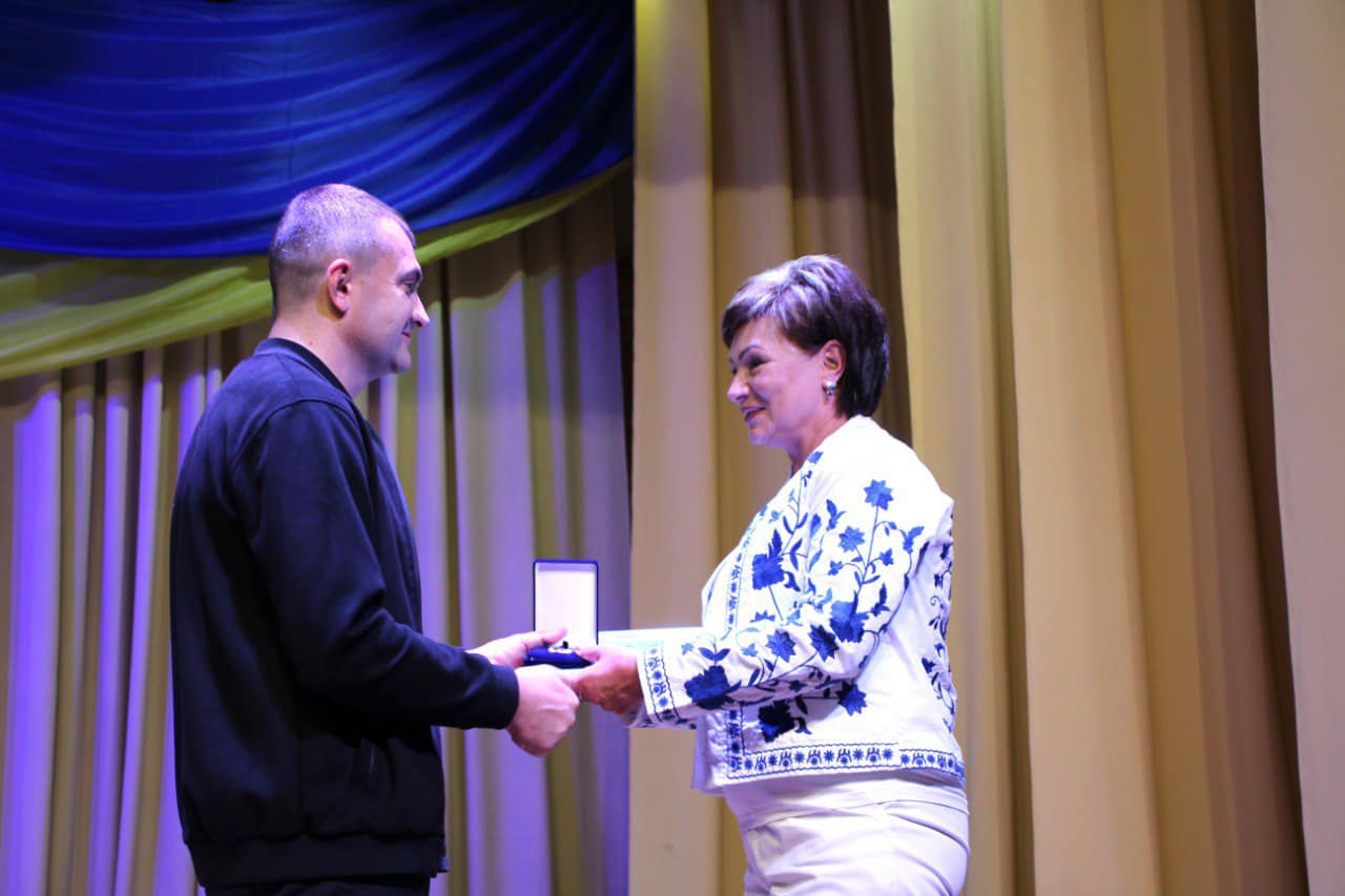 Новини Хмельницького - фото з У Хмельницькому вручили відзнаки військовим, волонтерам, медикам