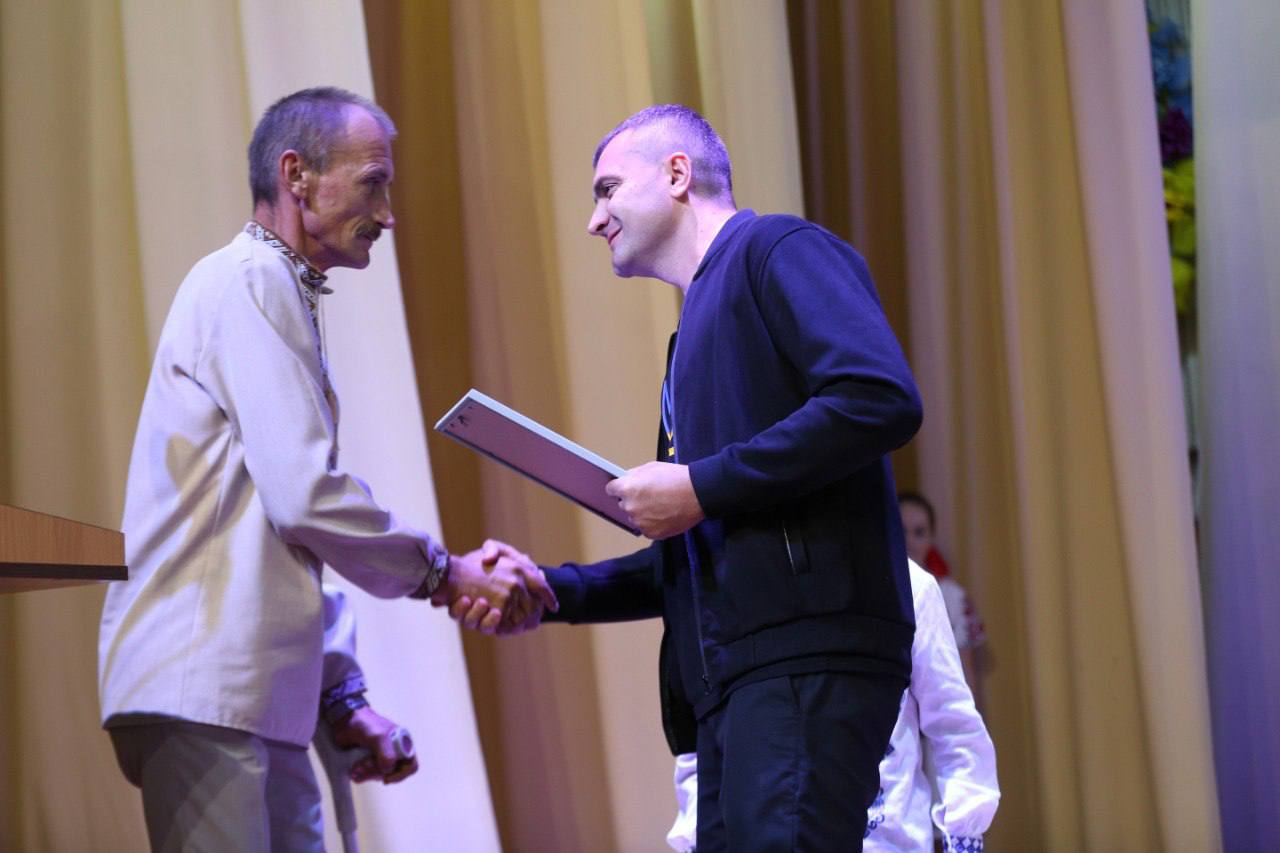 Новини Хмельницького - фото з У Хмельницькому вручили відзнаки військовим, волонтерам, медикам