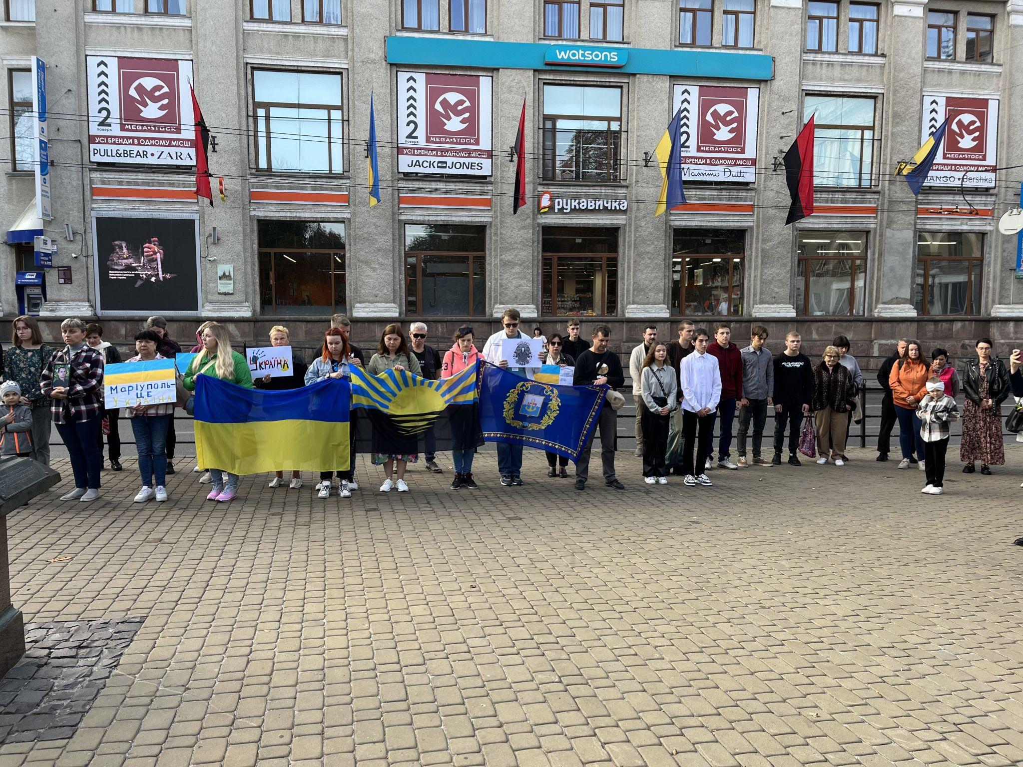 Новини Тернополя - фото з Все місто завмерло: тернополяни долучилися до загальнонаціональної хвилини мовчання