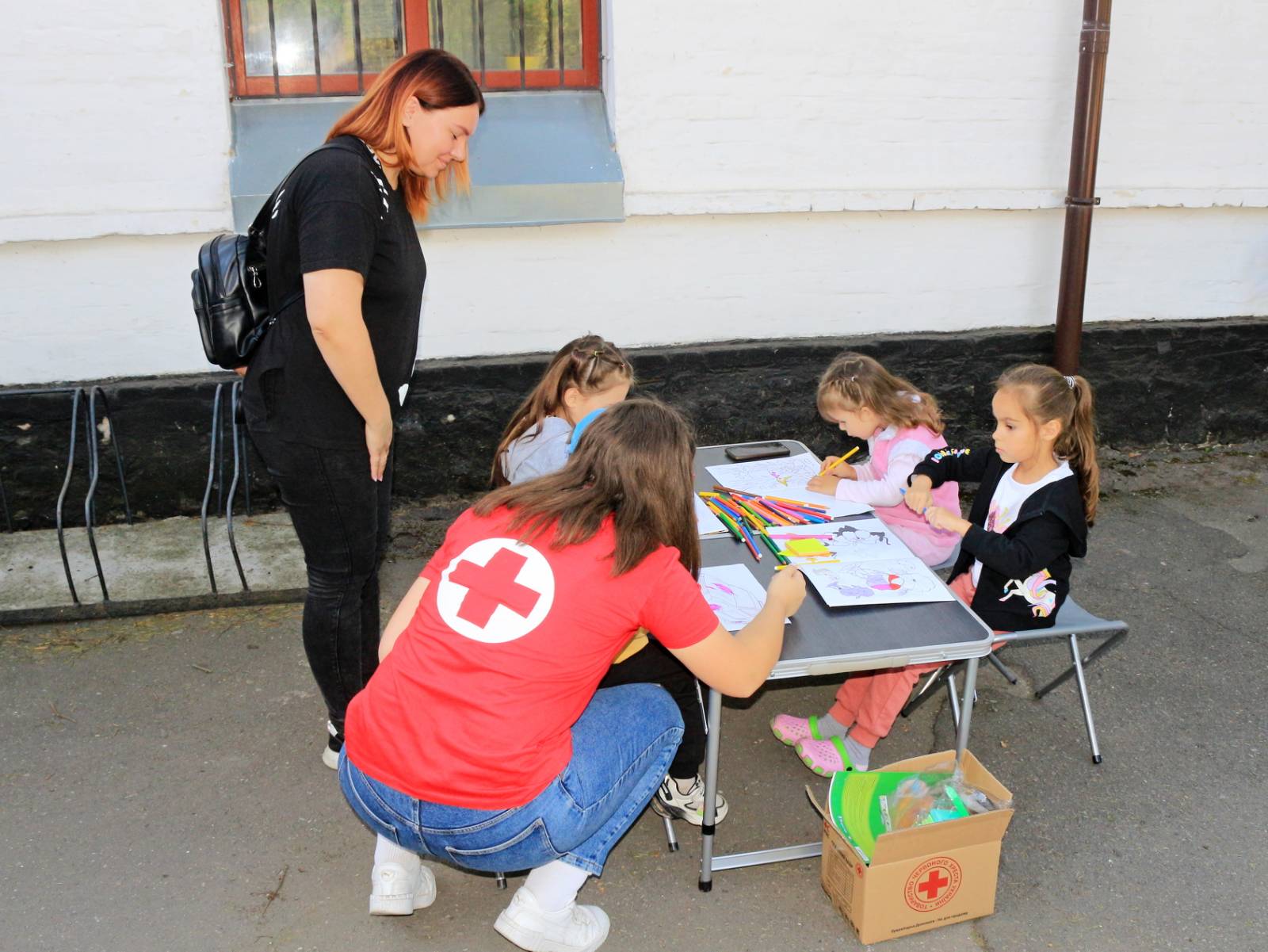 Новини Козятина - фото з У Козятині переселенцям роздавали продуктові набори