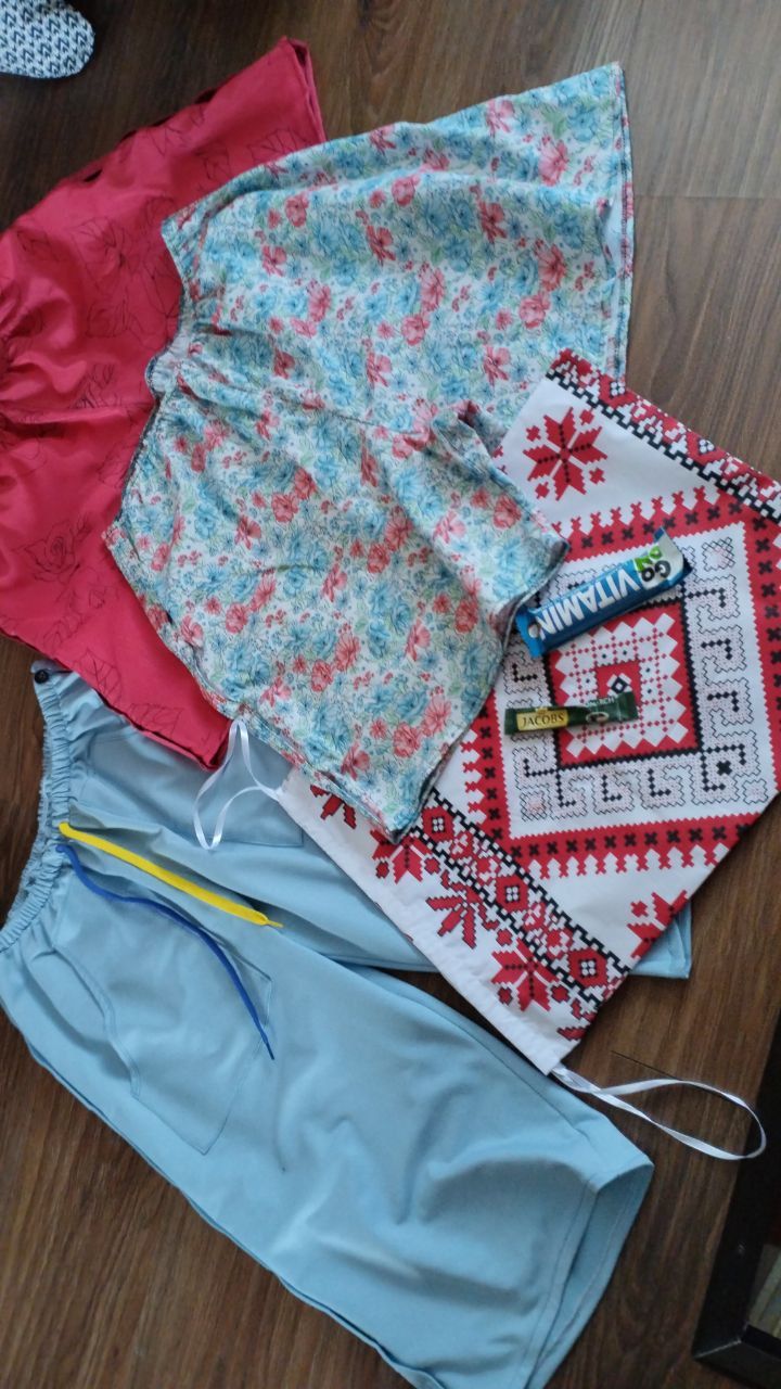 Новини Тернополя - фото з На липучках та зав’язках: «Швейна рота» у Тернополі створює адаптивний одяг для поранених бійців