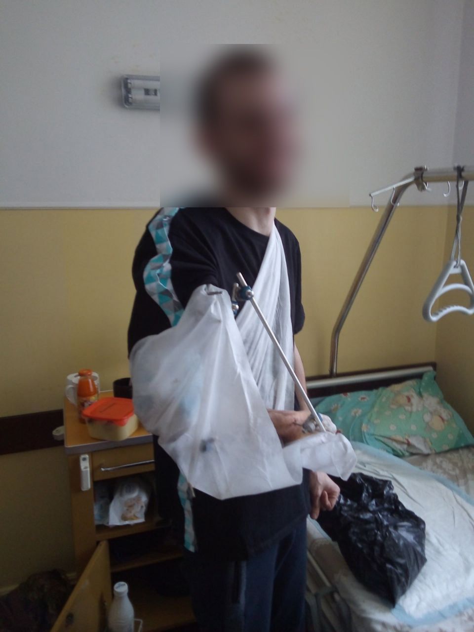 Новини Тернополя - фото з На липучках та зав’язках: «Швейна рота» у Тернополі створює адаптивний одяг для поранених бійців