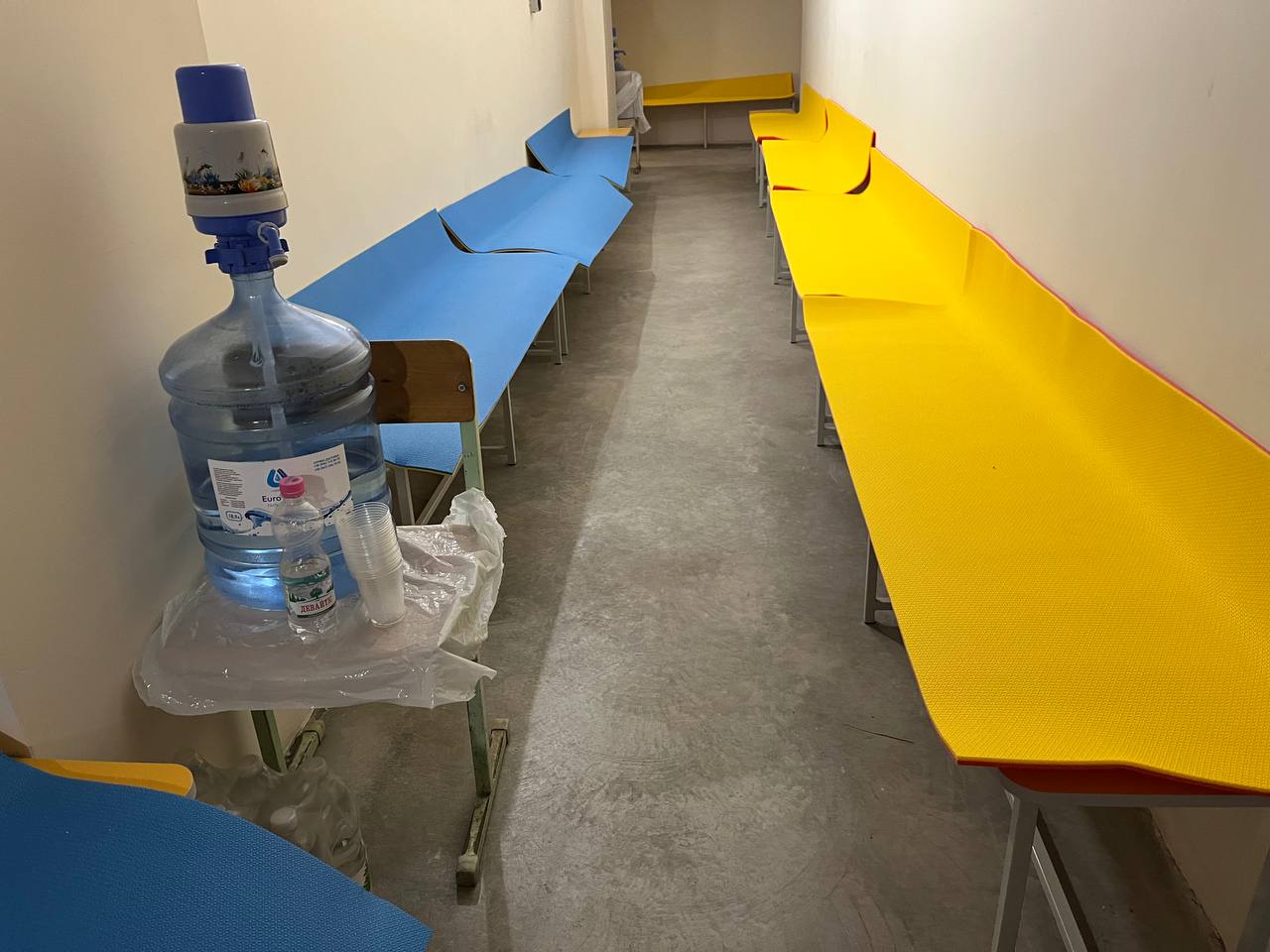 Новини Тернополя - фото з Мають проектори та зони відпочинку: ми побували в трьох шкільних укриттях Тернополя